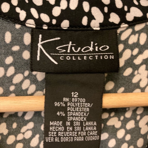 K Studio Button Down Top Black & White - Picture 2 of 4